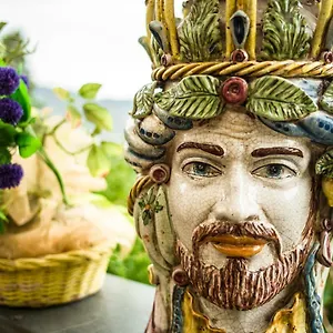 https://la-residenza-dei-mori.sicilyhotelsitaly.net
